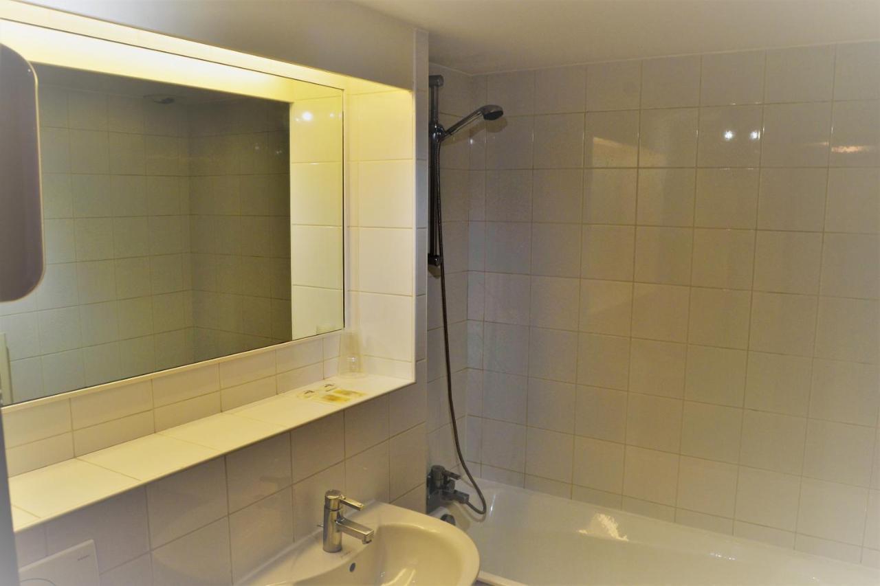 Hotel De France Creil Chantilly ภายนอก รูปภาพ